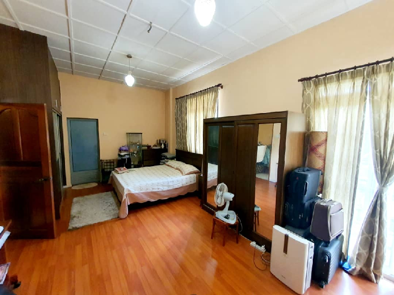 RENOVATED 2 STOREY SEMI DETACHED HOUSE BANDAR SERI PUTRA BANGI - photo 4