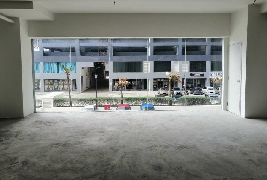 END LOT | Ground First Floor Shop Office Retail Block C Southville City Bangi - photo 4