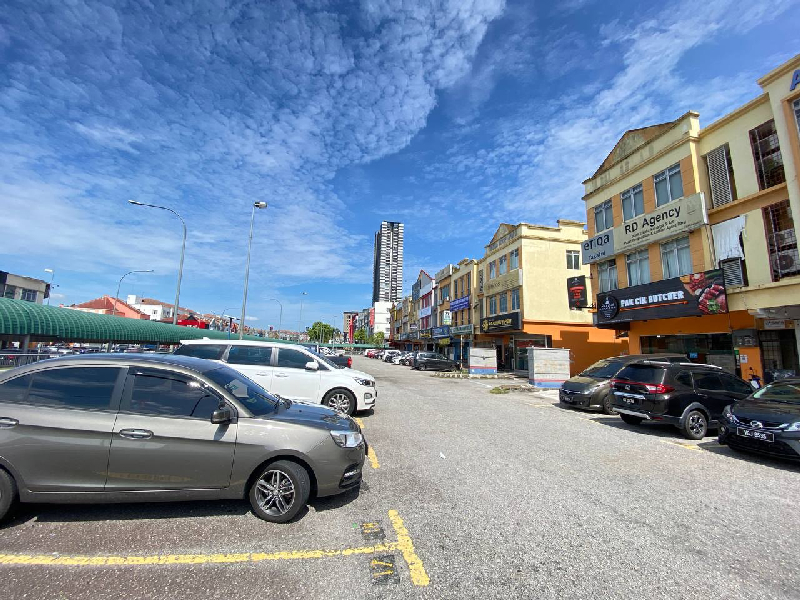 3  Storey Shoplot at Jalan Medan PB3 Seksyen 9 Bandar Baru Bangi - photo 2