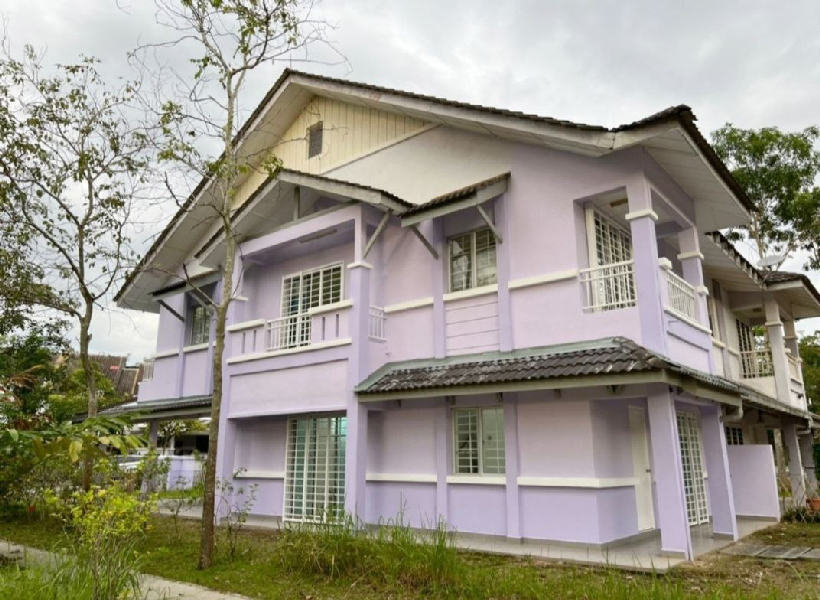 Corner Lot Putrajaya Precint 112 Storey Link House (Unique Design looks like Semi- Dee  House) - photo 2