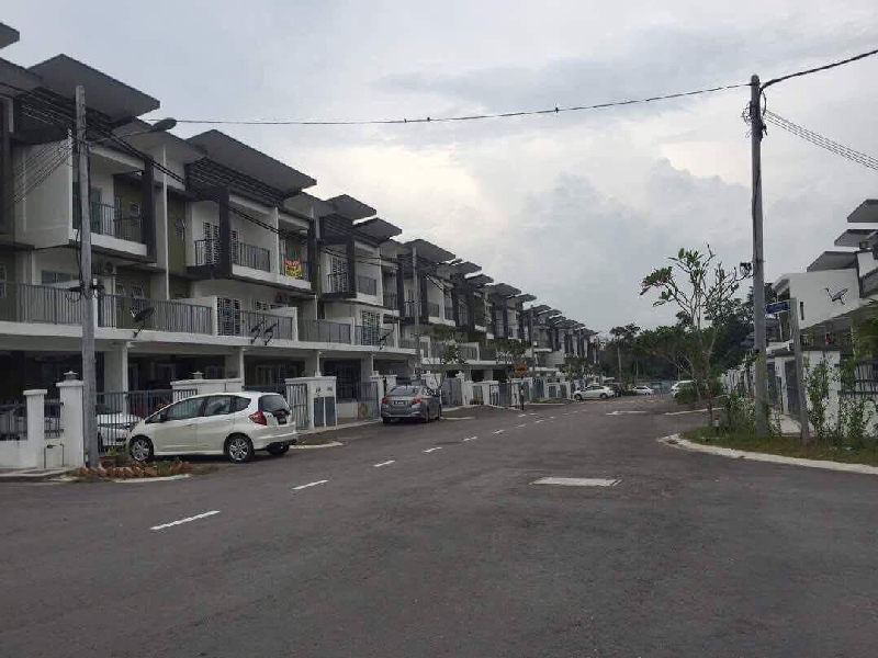 Endlot 3 Storey Taman Desa Mas, Sg Merab Bangi Putrajaya - photo 2