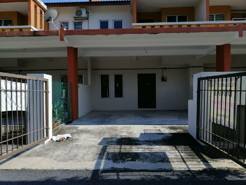 Sebuah rumah teres 2tingkat berkeluasan 1800 sqft ingin di jual