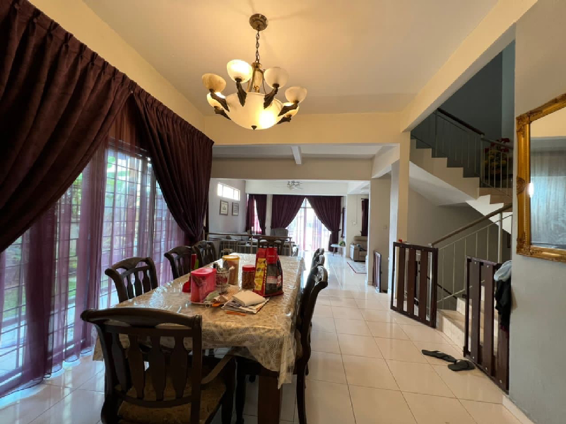 2.5 Storey Terrace House  - photo 4