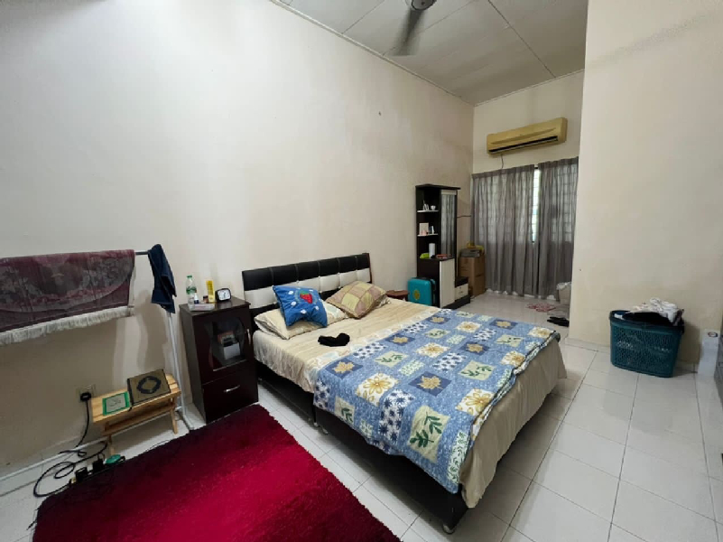 2.5 Storey Terrace House  - photo 8