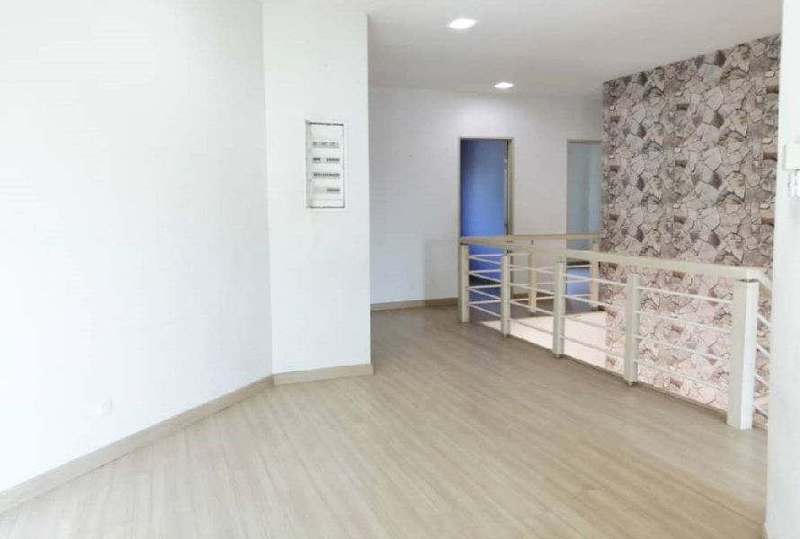 FACING PARK | 2 Storey Angular Superlink Terrace House Clover Park Denai Alam  - photo 7