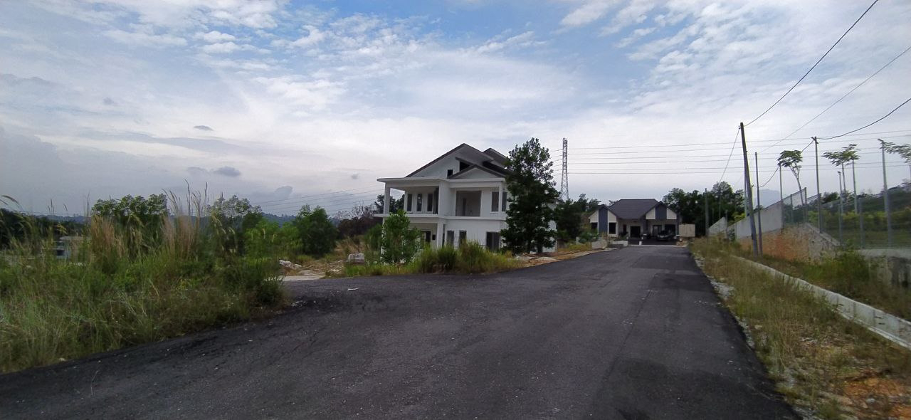 CORNER LOT Bungalow, Sg. Merab Luar, Bangi