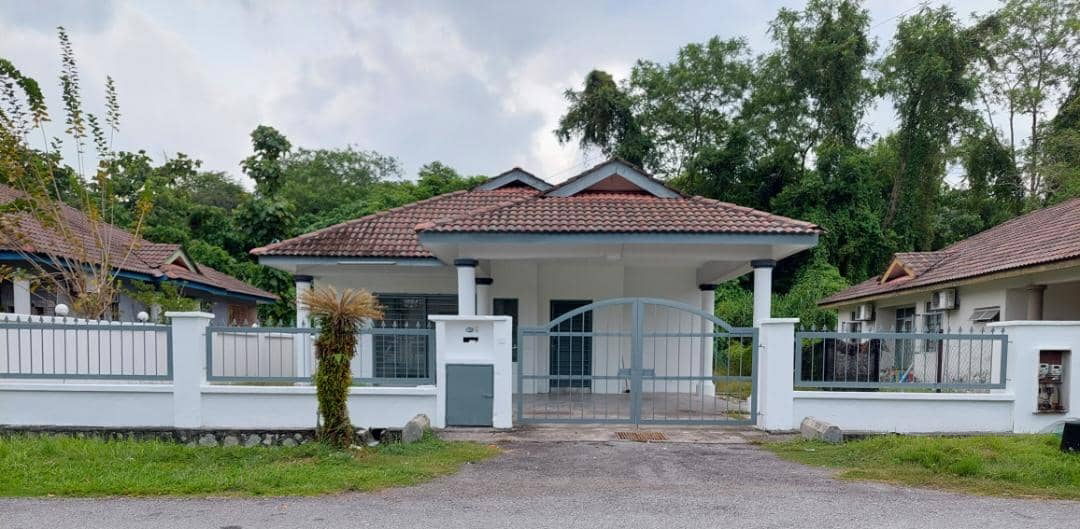 1sty bungalow taman tasik semenyih