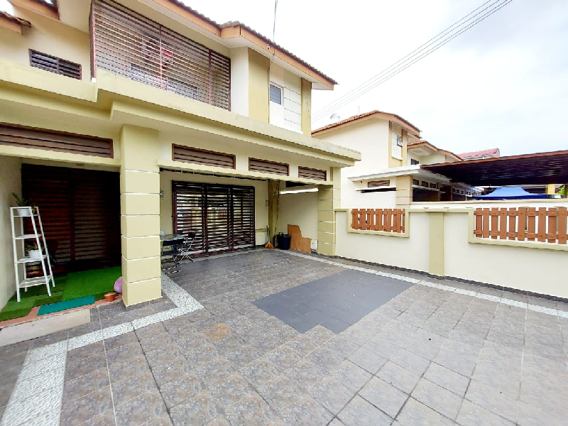 For Sale - 22x75 End Lot Seksyen 6 Bandar Bukit Mahkota Bangi - photo 1