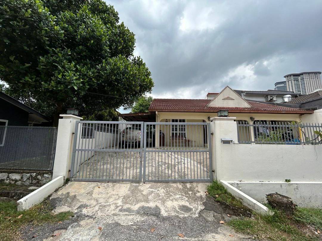 Single Storey End Lot Seksyen 8 PJ for Sale at Selangor Petaling Jaya