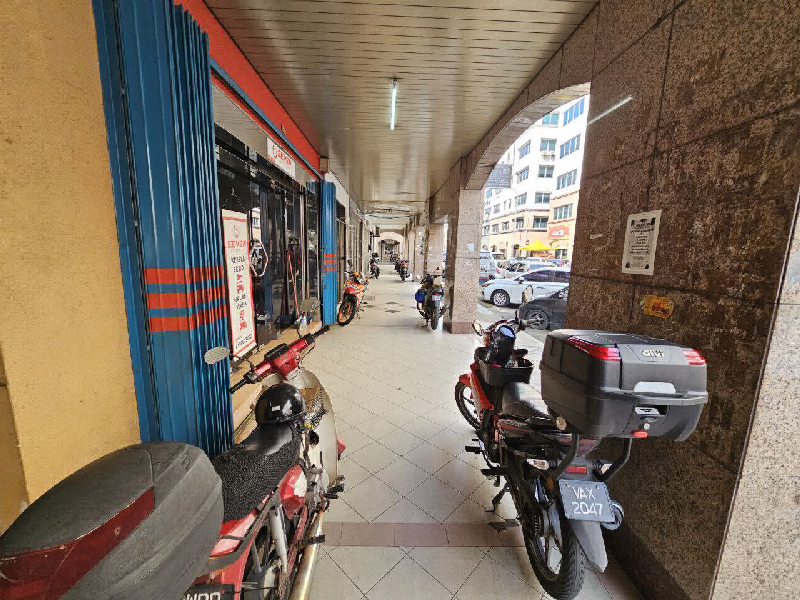 6 Storey Shoplot Building (With Lift) at Bandar Tasik Selatan - photo 4