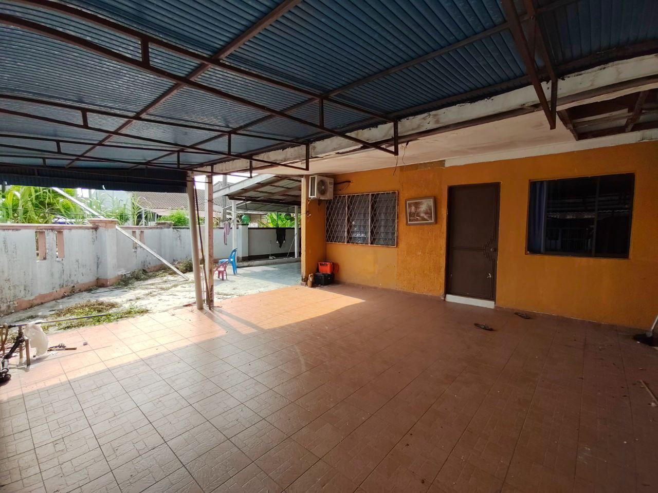 Single Storey Terrace Corner Taman Sri Serdang - photo 2