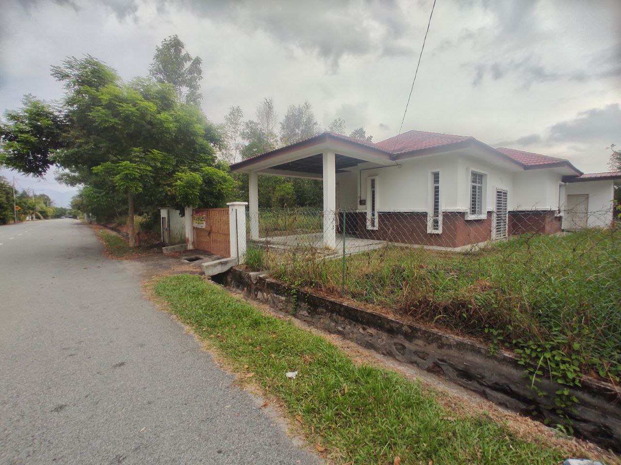 1 Storey Bungalow Mahkota Hills Lenggeng - photo 2