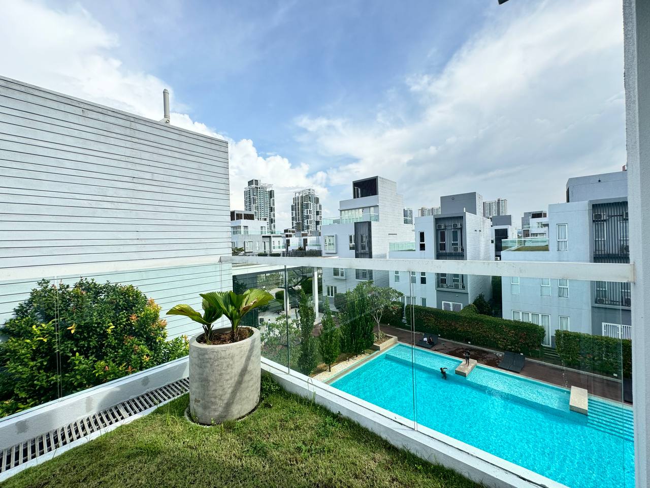3 Storey Bungalow Lakefront Villa Cyberjaya - photo 4