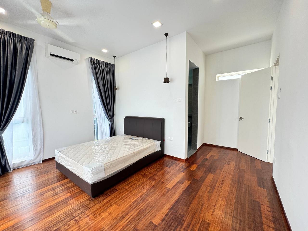 3 Storey Bungalow Lakefront Villa Cyberjaya - photo 7