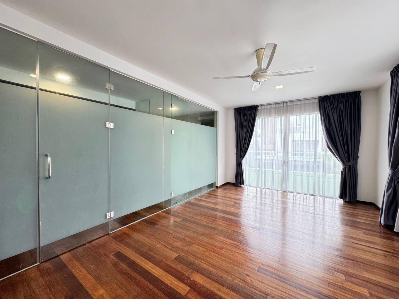 3 Storey Bungalow Lakefront Villa Cyberjaya - photo 13