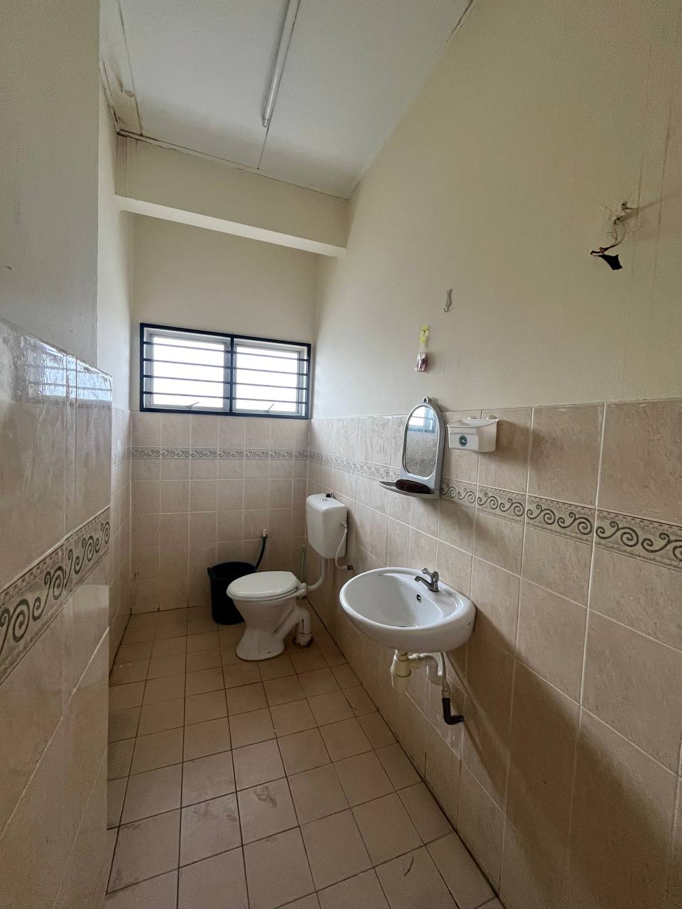 Corner Double Storey Terrace, Taman Alam Perdana - photo 12