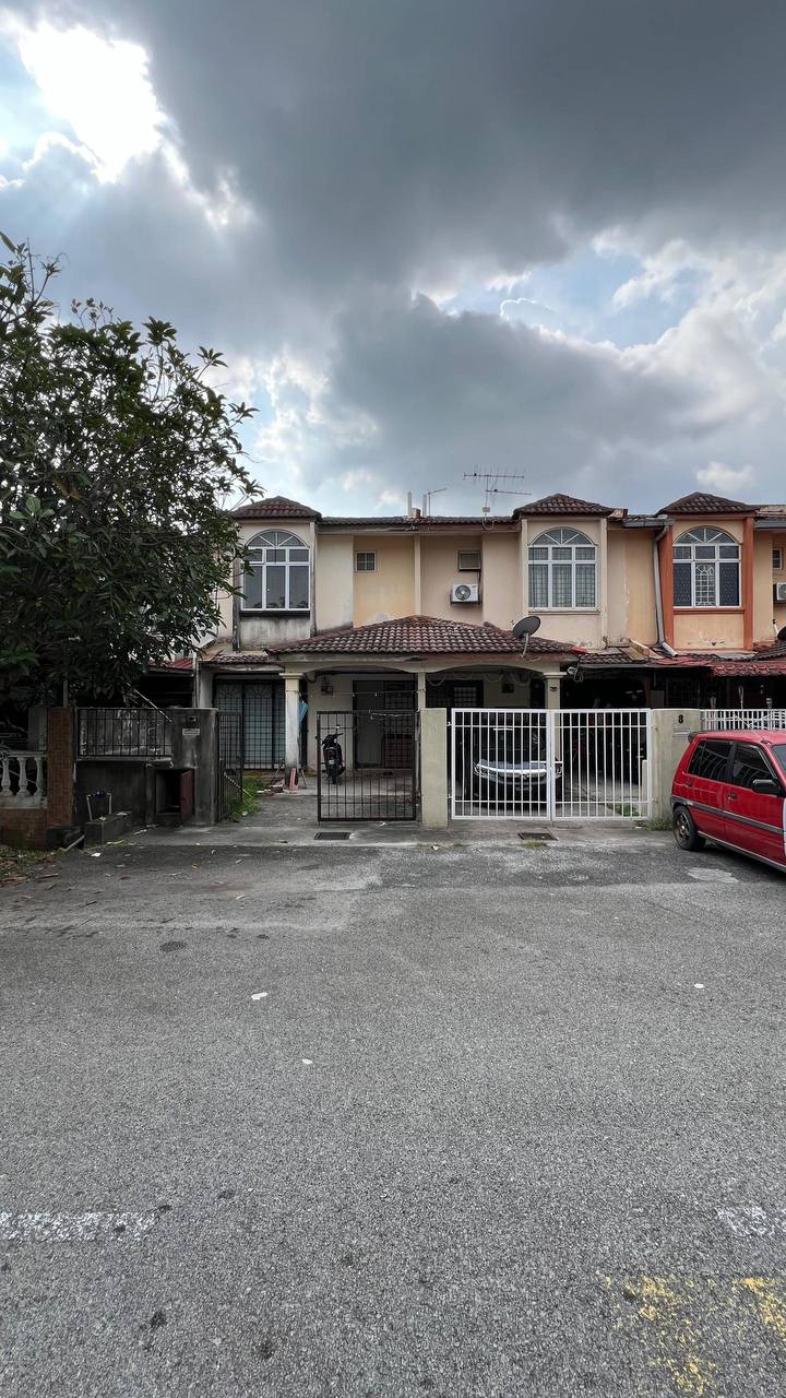 Double Storey Taman Dahlia Salak Tinggi - photo 2