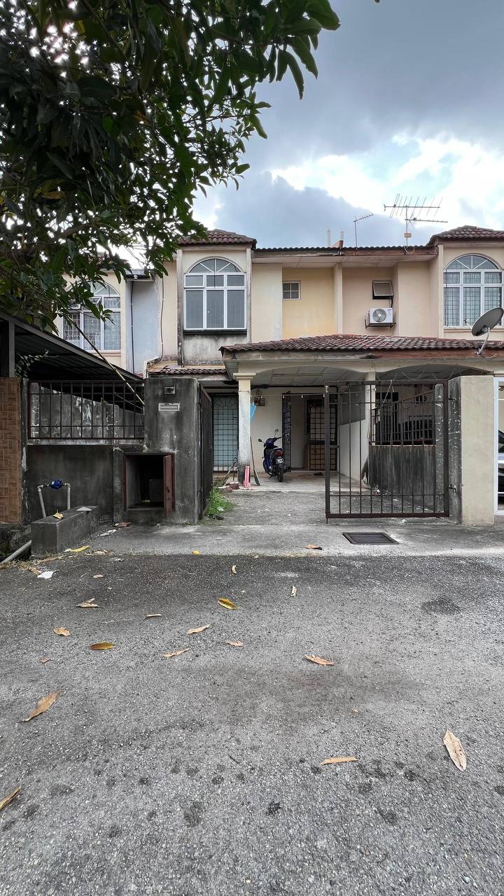 Double Storey Taman Dahlia Salak Tinggi - photo 4