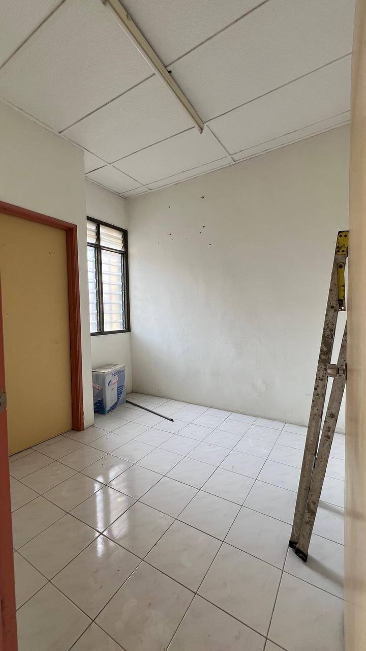 Double Storey Taman Dahlia Salak Tinggi - photo 10