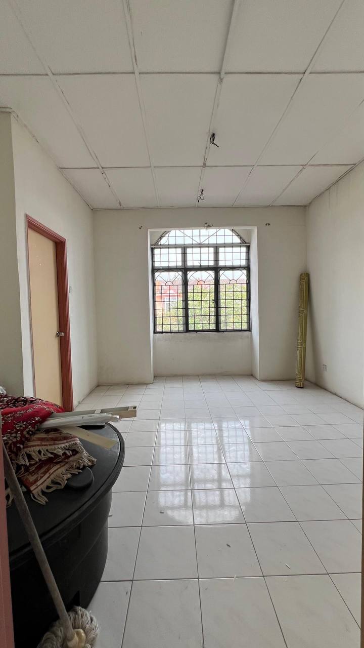 Double Storey Taman Dahlia Salak Tinggi - photo 11
