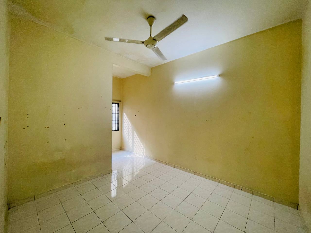 Double Storey Jalan Kristal Seksyen 7 Shah Alam - photo 4