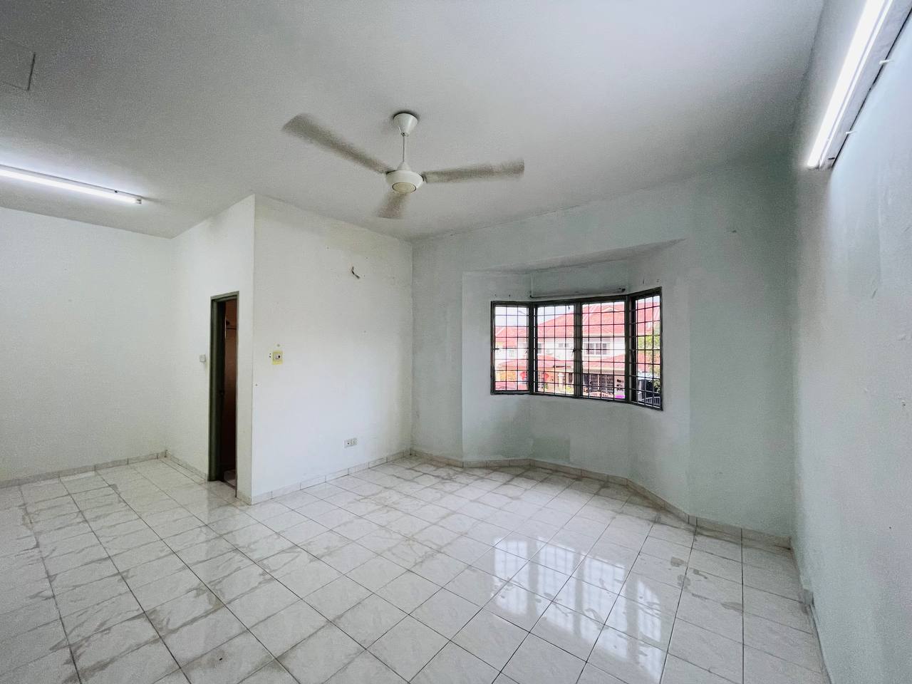 Double Storey Jalan Kristal Seksyen 7 Shah Alam - photo 12