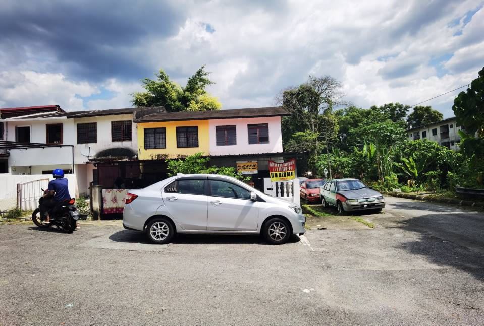 Double Storey Taman Rawang Perdana 1, Rawang, Selangor - photo 2
