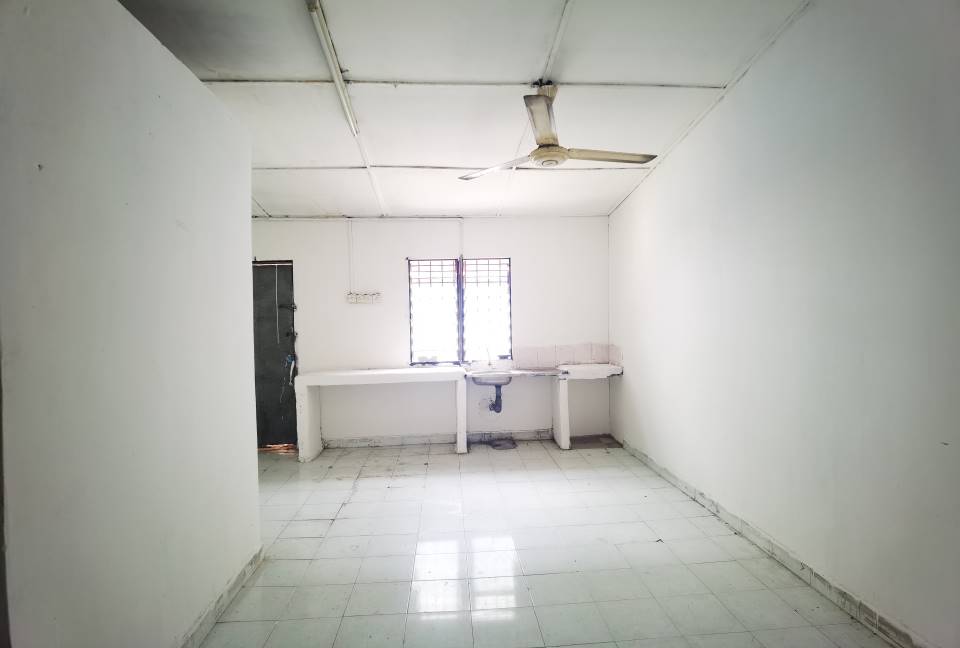 Double Storey Taman Rawang Perdana 1, Rawang, Selangor - photo 7