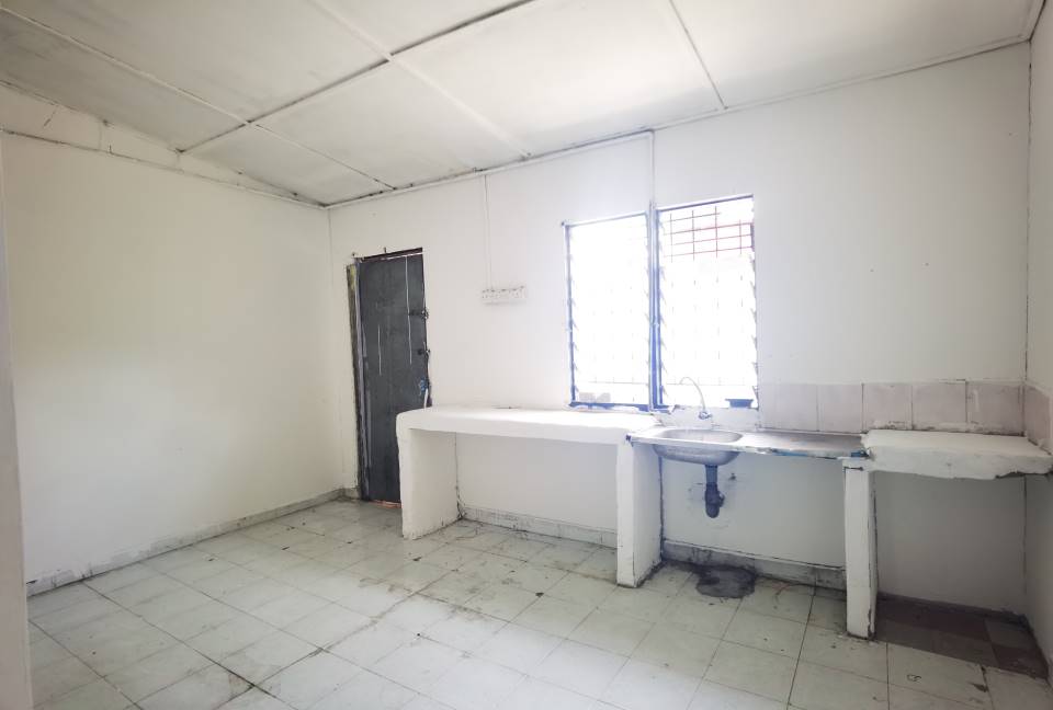Double Storey Taman Rawang Perdana 1, Rawang, Selangor - photo 11