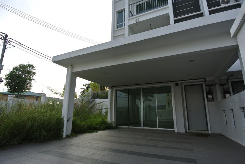 Corner 3 Storey Taman Nusa Idaman Sepang - photo 3