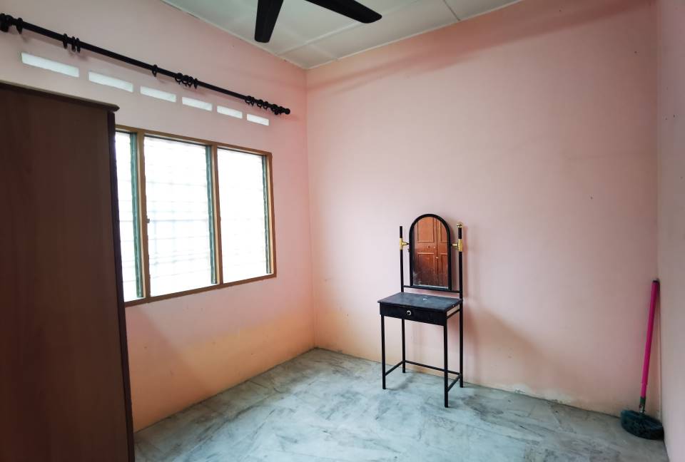 Rumah Teres Satu Tingkat Taman Ambar Dengkil - photo 6