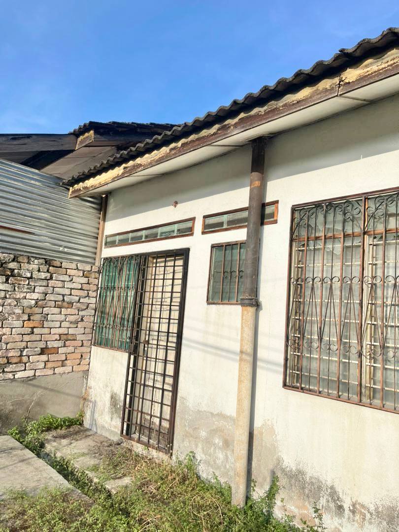 Single Storey Terrace Taman Bukit Kuchai, Puchong - photo 5