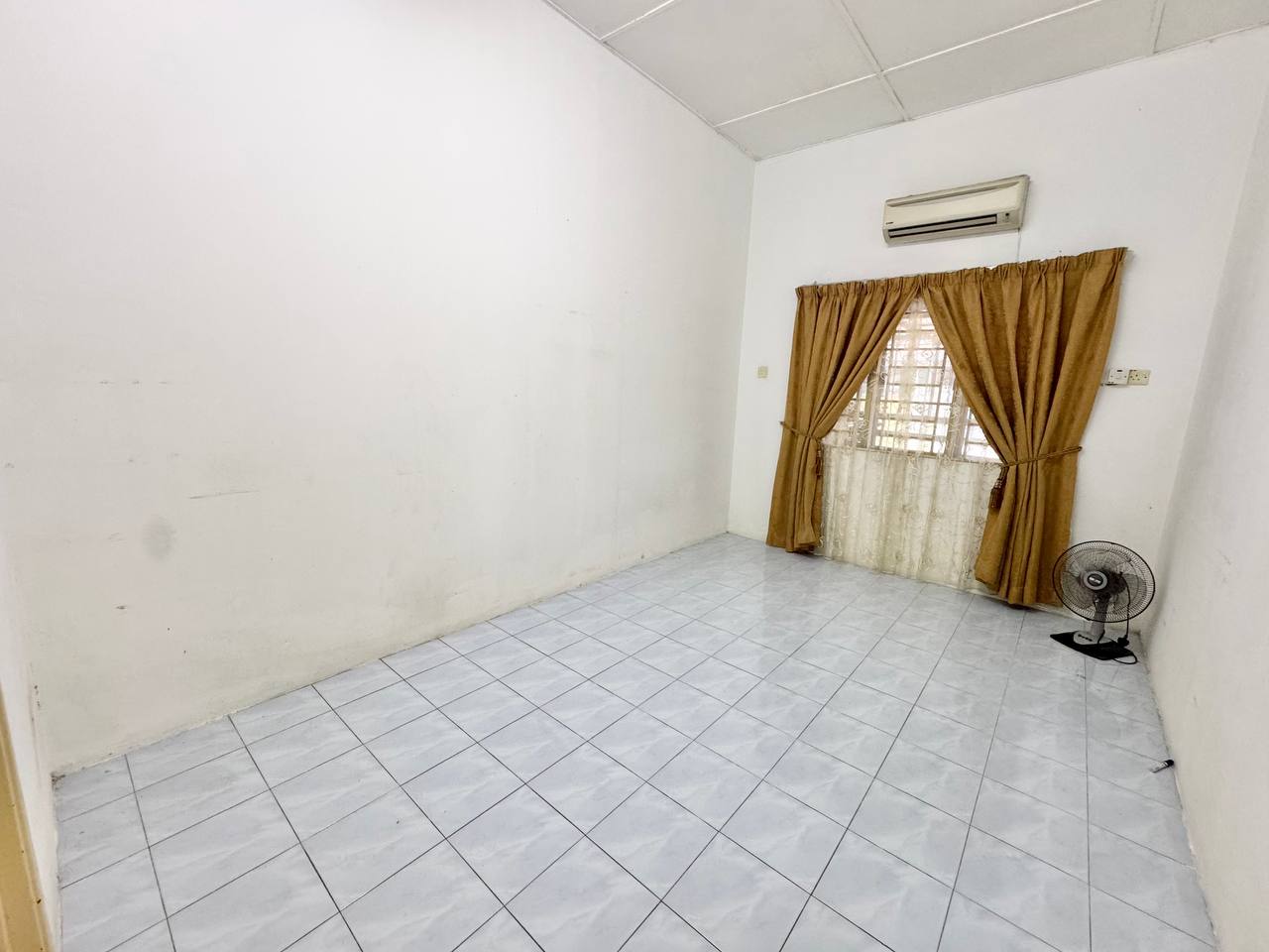 Single Storey Jalan Hikmat, Taman Meru Jaya, Klang - photo 6