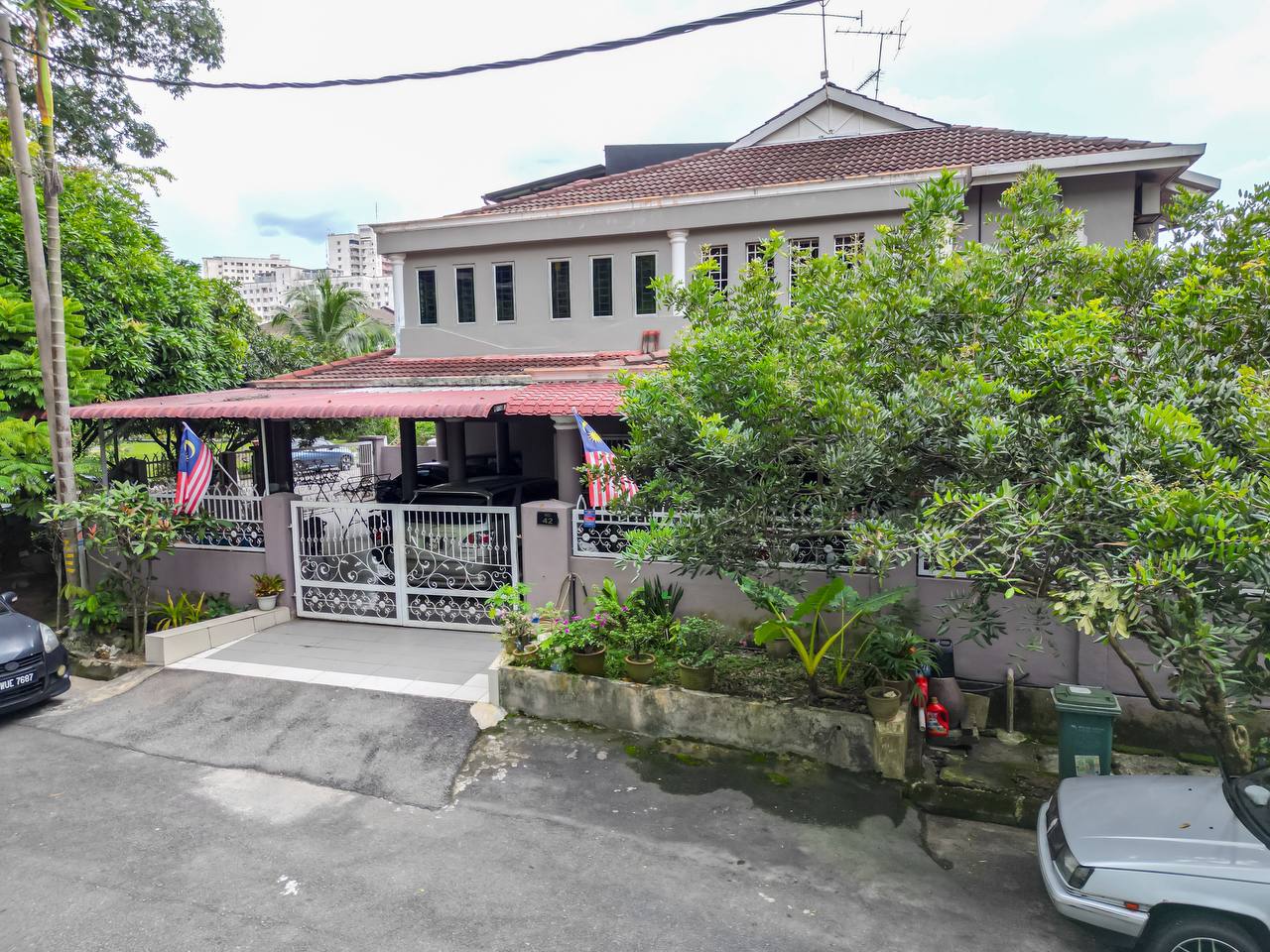 CORNER LOT 2 Storey Bandar Tasik Selatan KL - photo 2