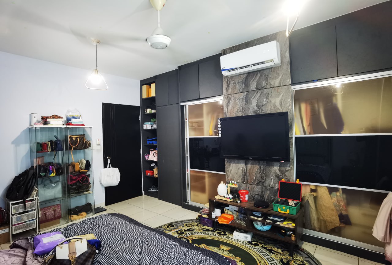 Fully Renovated 3 Storey House Bangi Avenue - photo 11