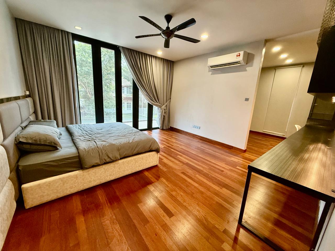 Bungalow 3 Storey Country Heights, Kajang - photo 4