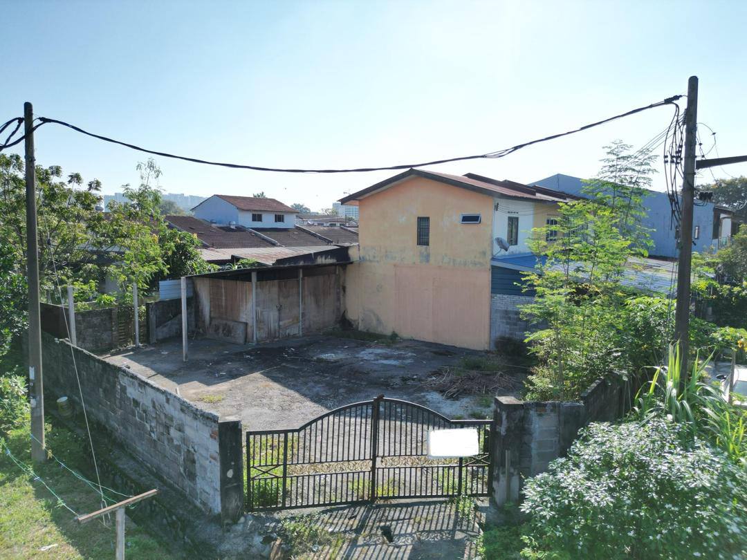 Corner Lot Land Tama ...