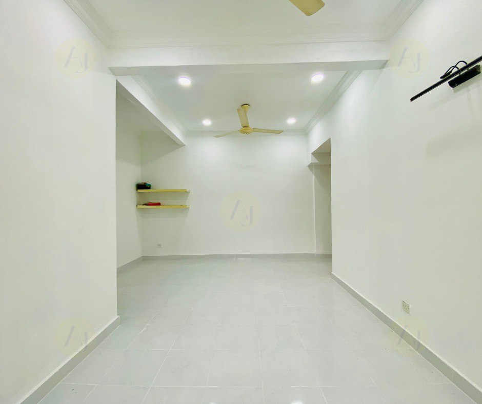 2 AND HALF STOREY TERRACE BUKIT SETIAWANGSA - photo 4