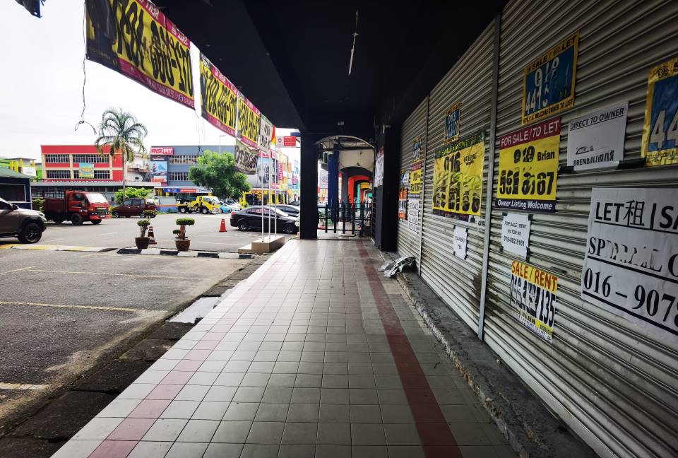 3 Shoplpt for RENTAL at Bandar Seri Putra Kajang - photo 2