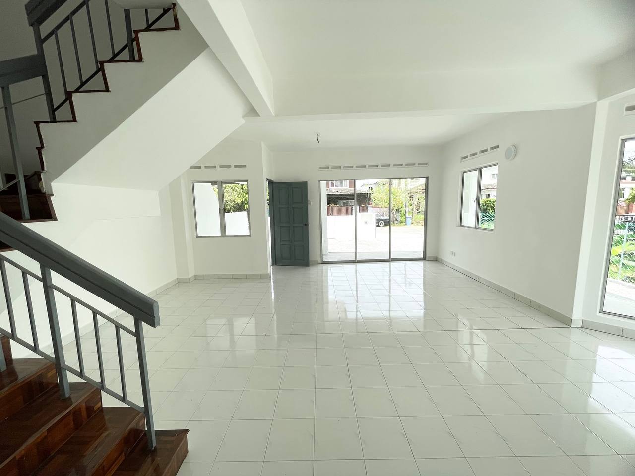End Lot 2 Storey Terrace Bandar Seri Ehsan Banting - photo 4