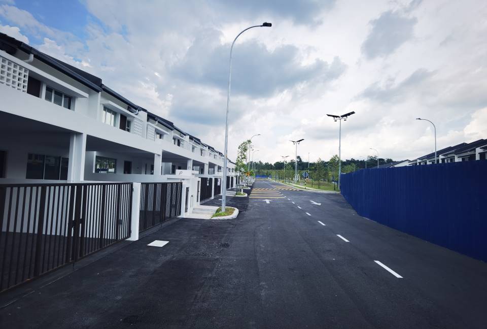 2Storey Terrace House Emilia Lakeside Nilai Impian - photo 2