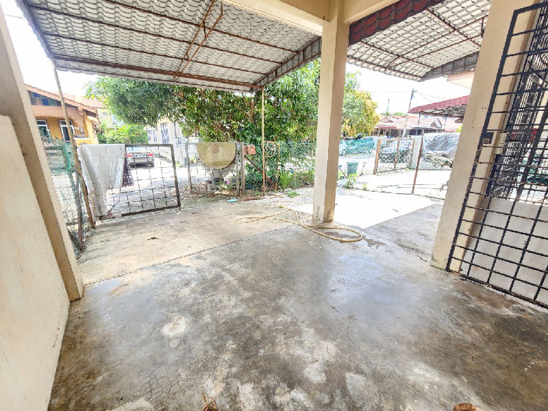 Single Storey Terrace Bandar Tasik Kesuma, Semenyih - photo 3