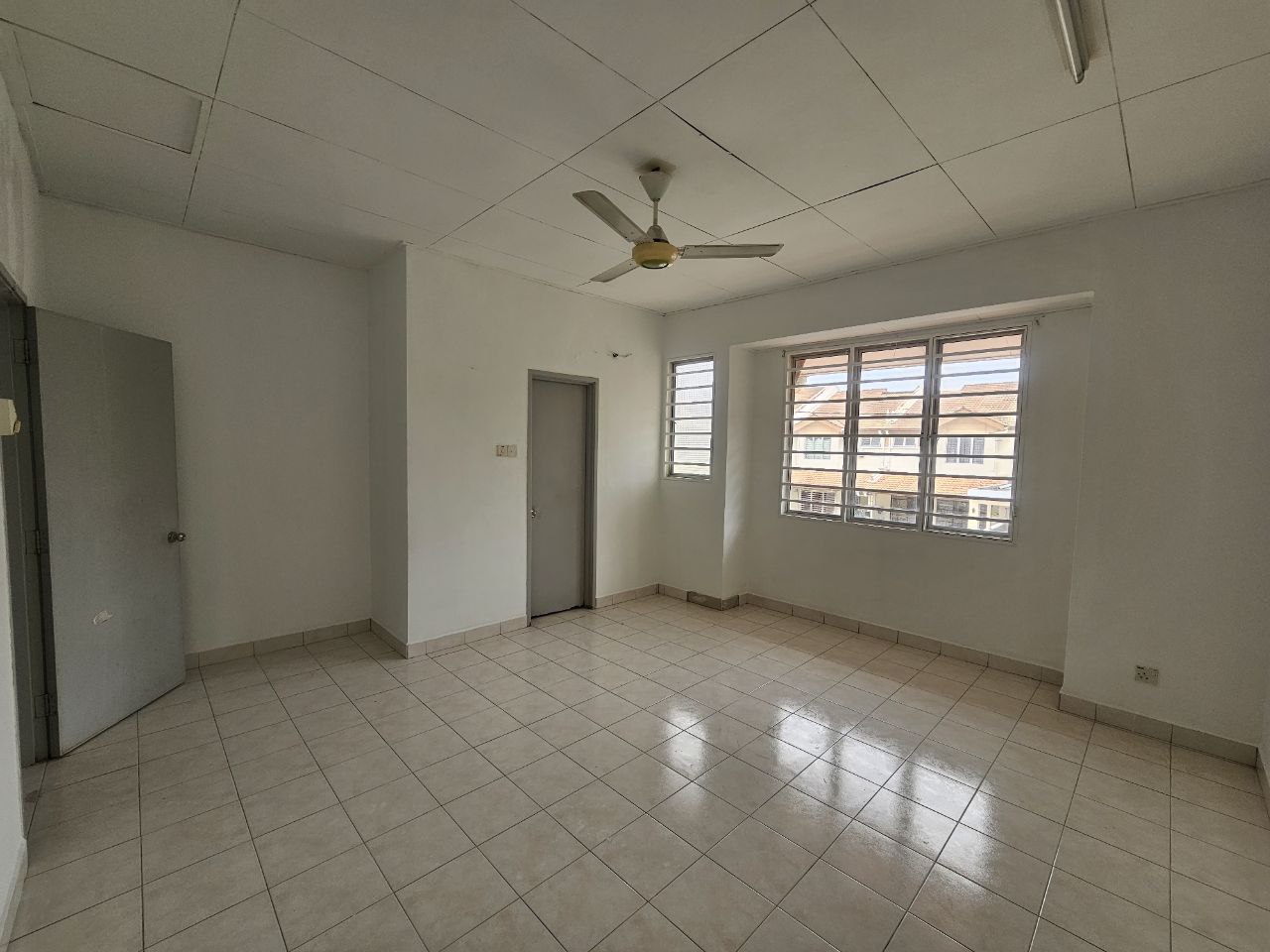 Double Storey Terrace House Taman Vista Emas - photo 13