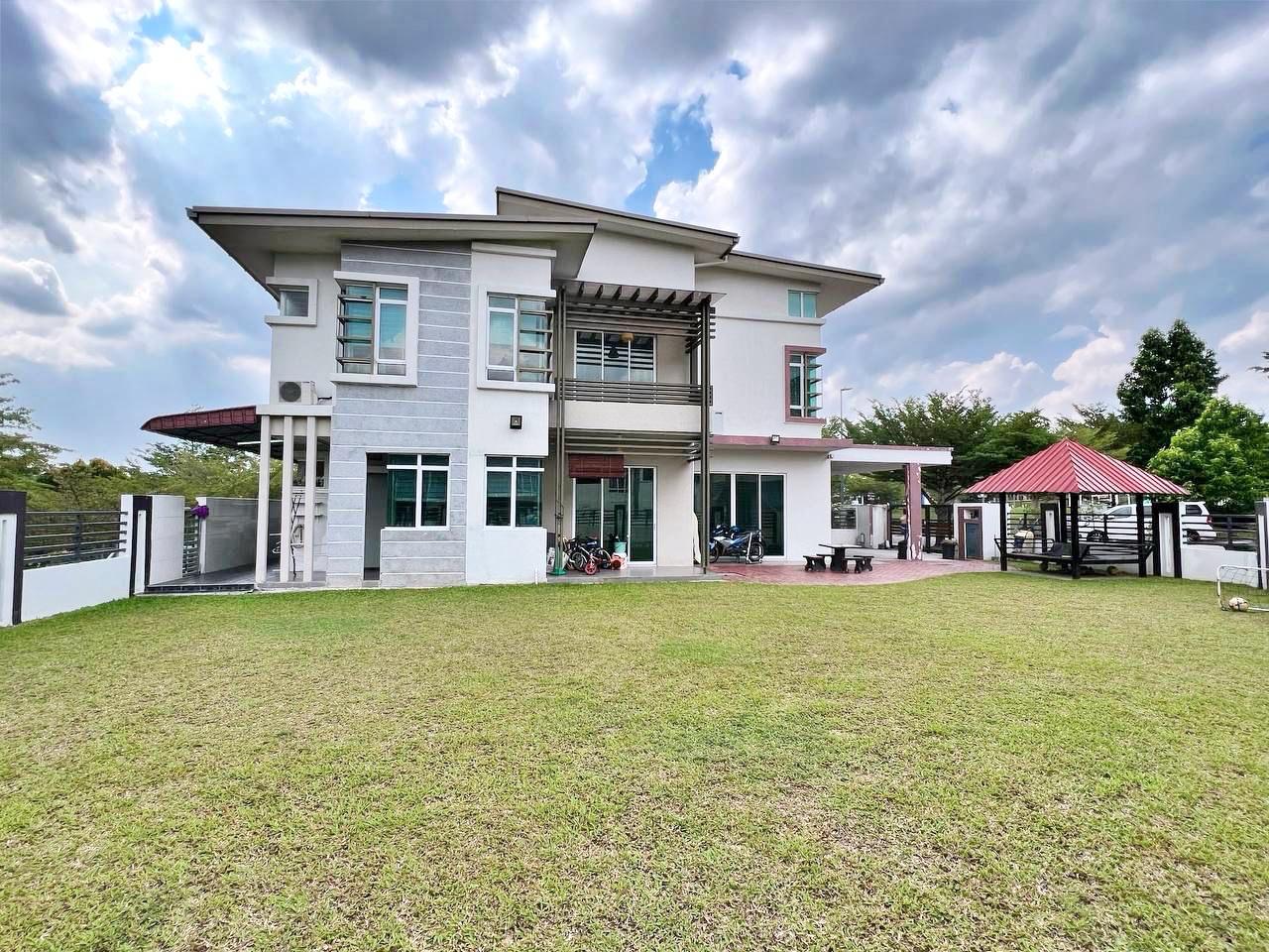 Freehold 2 Storey House Taman TTDI Grove Kajang - photo 2