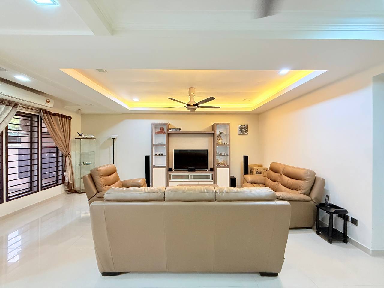 Double Storey Terrace Taman Ukay Bistari, Ampang - photo 4
