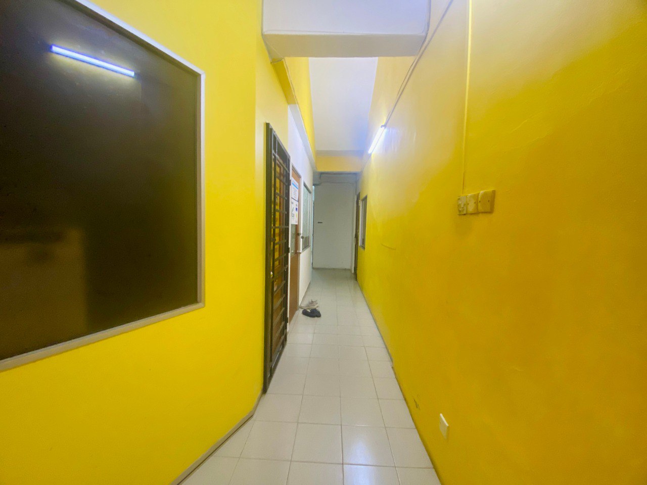 Freehold 4 Storey Shop Lot Taman Melawati - photo 4