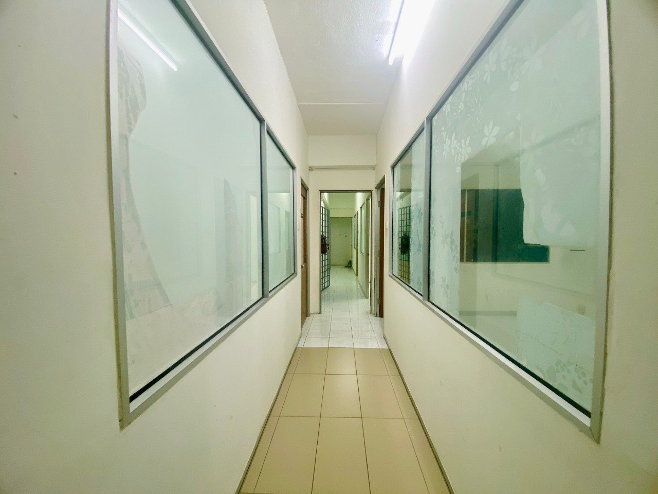 Freehold 4 Storey Shop Lot Taman Melawati - photo 12
