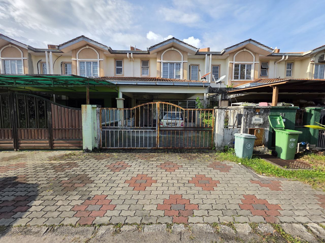 Facing Open Double Storey, Taman Sutera Kajang - photo 3