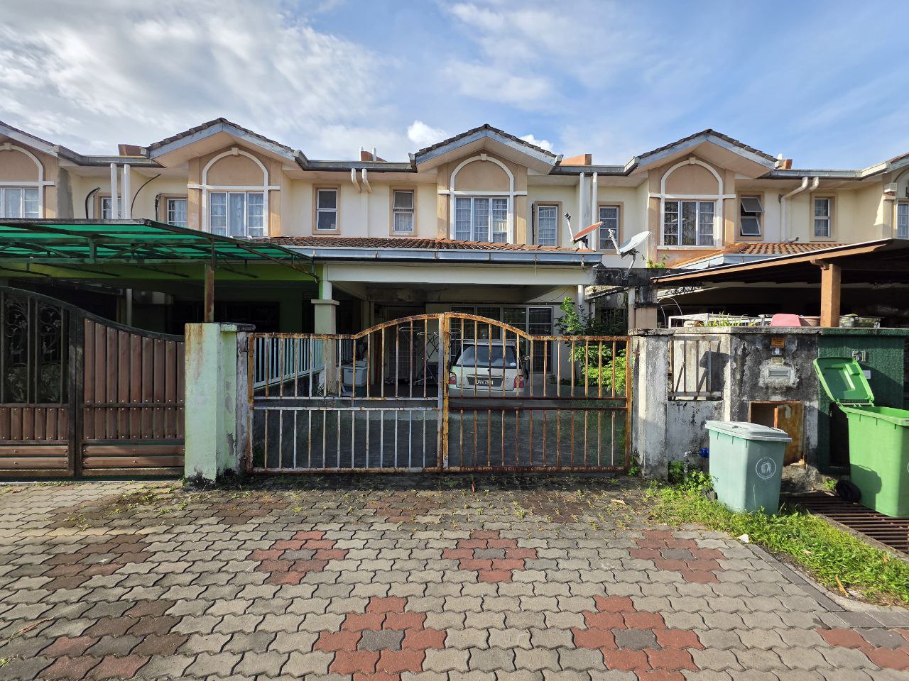 Facing Open Double Storey, Taman Sutera Kajang - photo 4