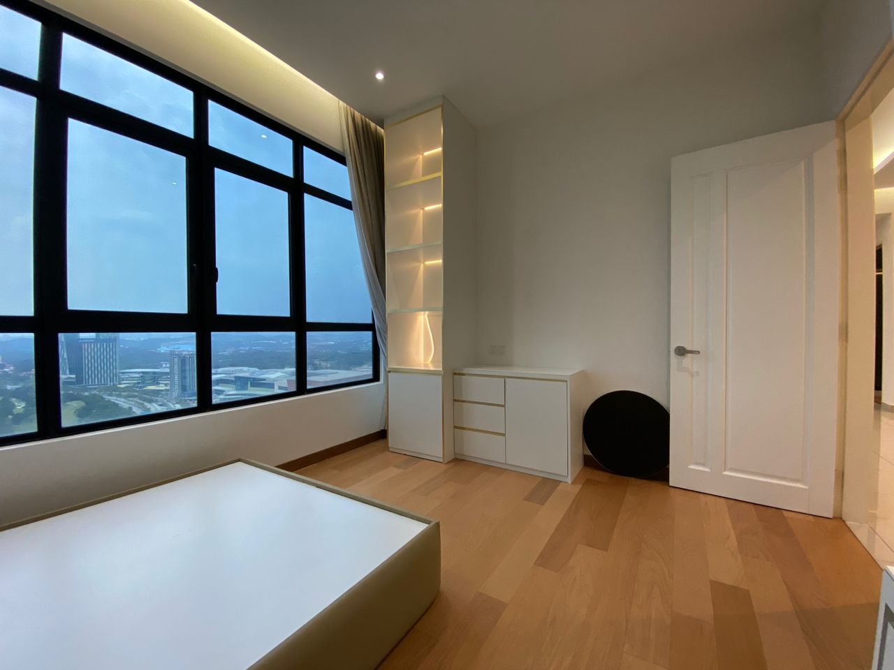 Premium Fully Furnished Conezion Ioi Putrajaya - photo 4